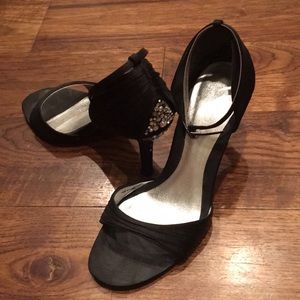 Black Aldo strappy heels w/rhinestones on the back